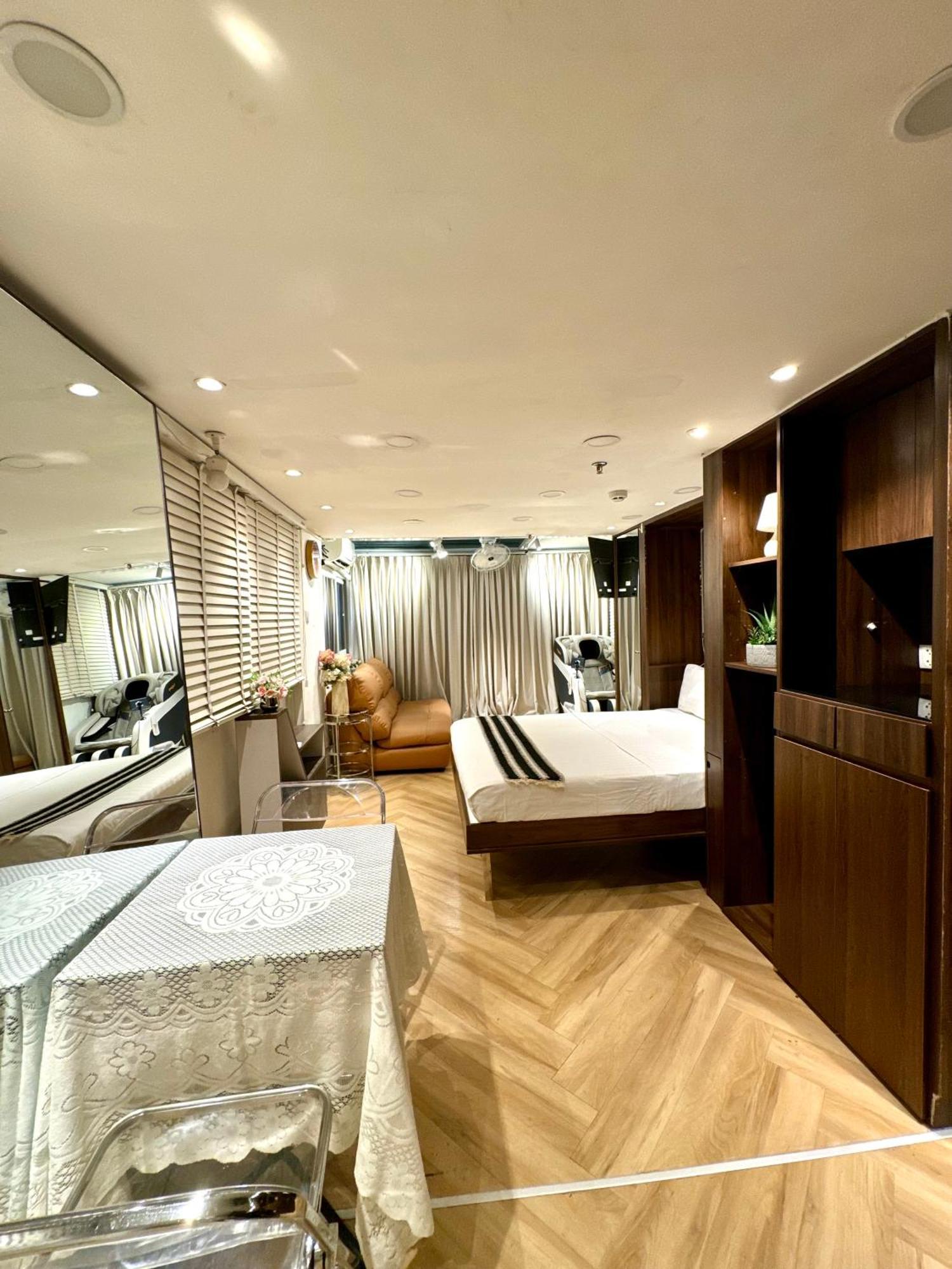 Toi'S Travel Home Central Ho Chi Minh City Exterior photo